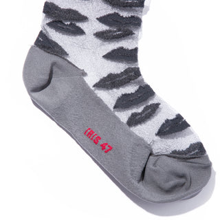 lip socks