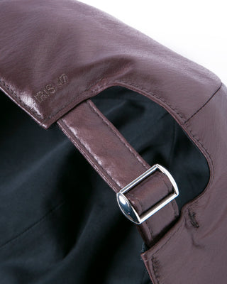 val cap