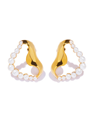 undulate pearl earring