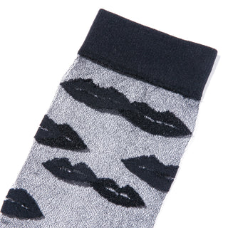 lip socks