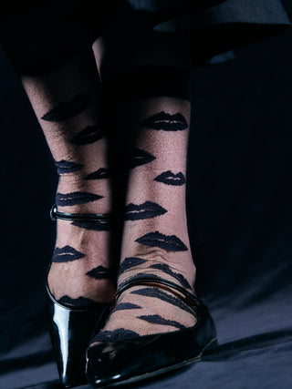 lip socks