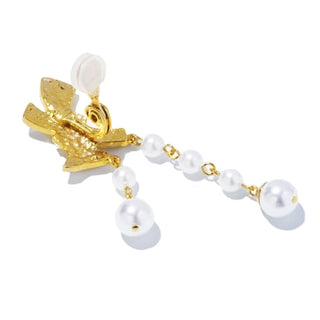 bow pearl earring