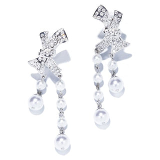 bow pearl earring
