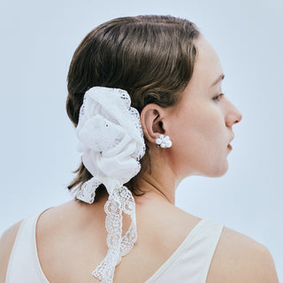 petit breath earring